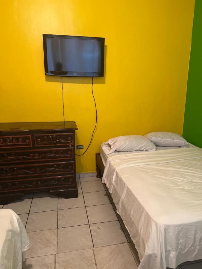 Hotel La Guacamayos La Ceiba Zewnętrze zdjęcie